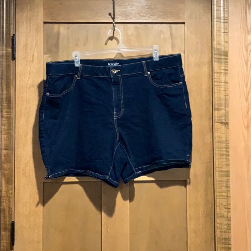 Terra sky shorts